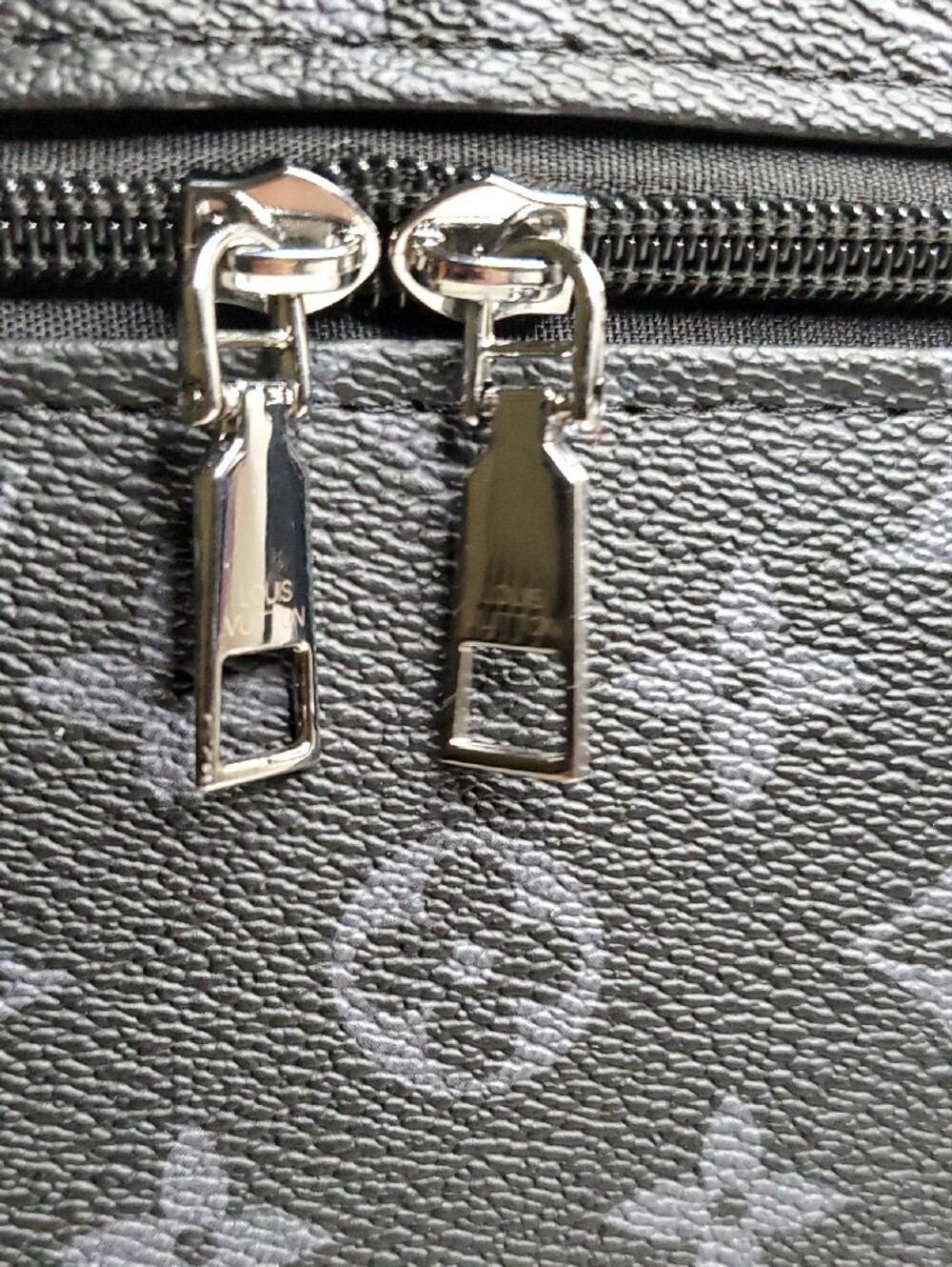 Lv Black Monogram Toiletry Case - Picture 5 of 11